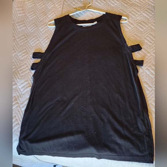 Athleta Black Sleeveless Top - Picture 2 of 6